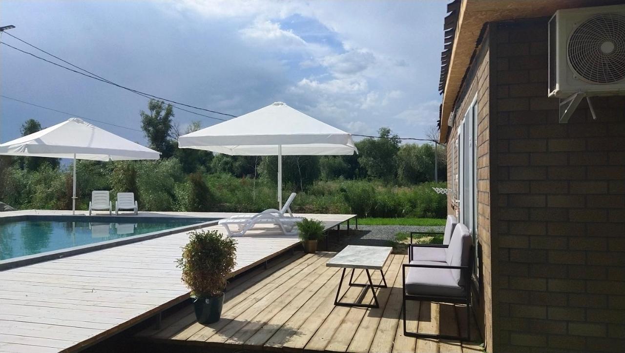 Kambodzha Na Dynae Villa Vâlcov Exterior foto